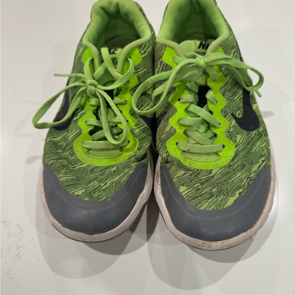 Nike Kids Lime Green and Gray Sneakers